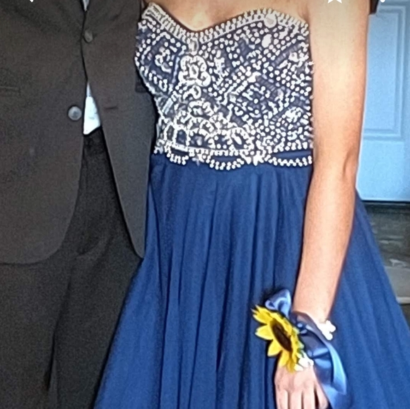 Short Navy semi formal dress - Picture 2 of 7